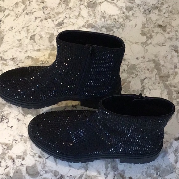 I.N.C. Women’s Beslana Lug Sole Bootie. - Picture 2 of 3